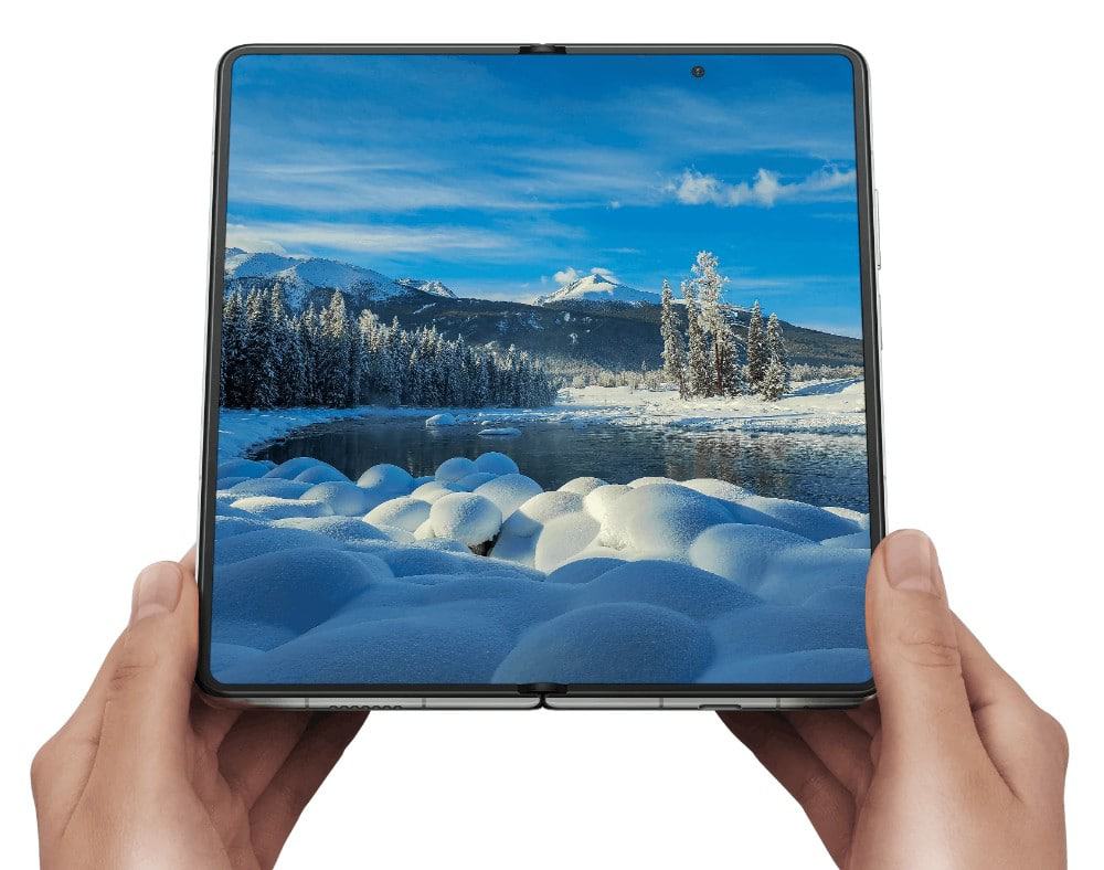 Tela interna do Magic V tem ótimo tamanho, formato e brilho, mas peca na taxa de atualização de 90Hz