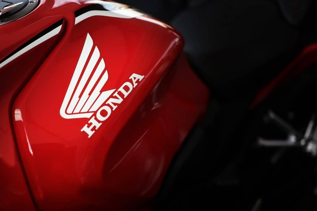 Detalhe de logomarca da Honda