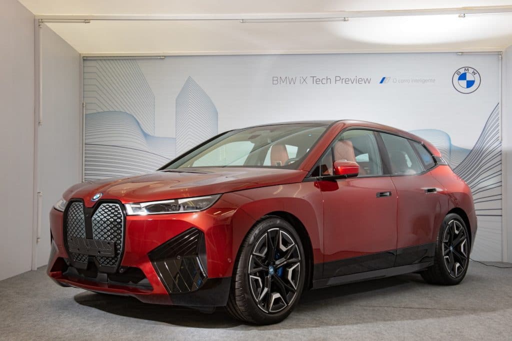 BMW iX apresentado no Brasil