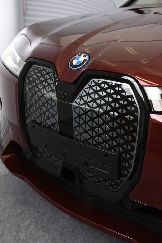 Grade da frente do BMW iX