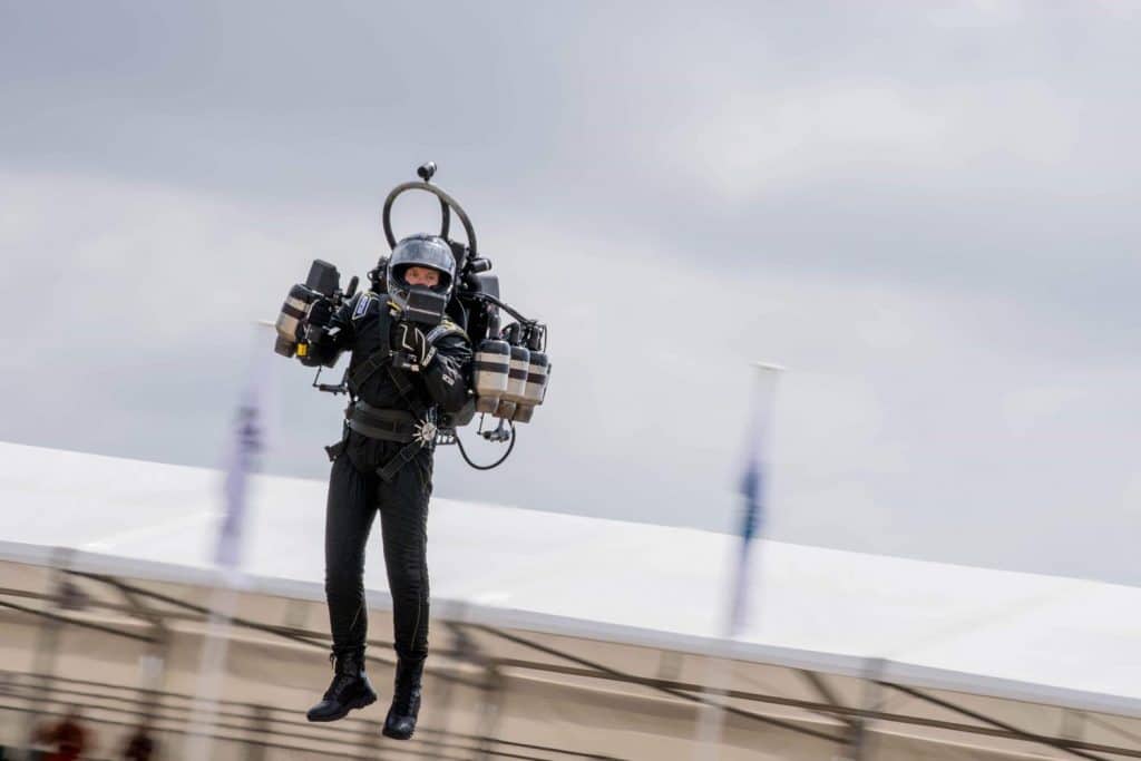 Piloto em um jetpack
