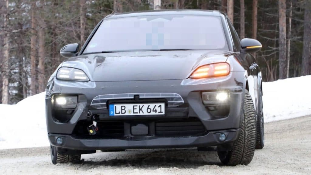 Frente do SUV eletrico da Porsche