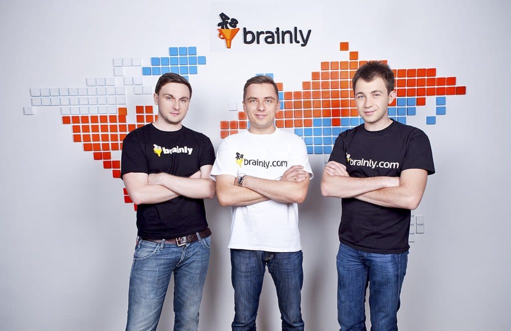 Michal Borkowski, Lukasz Haluch e Tomasz Kraus quando fundaram o Brainly, em 2009: da Polônia para o mundo