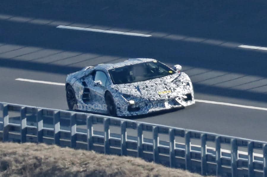 Imagem um pouco mais de perto do híbrido da Lamborghini