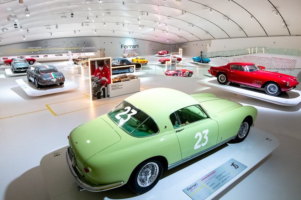 Exposição de carros clássicos Ferrari Forever