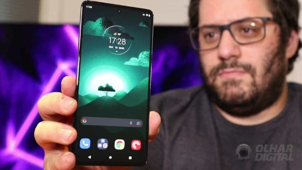 Moto Edge 30 Pro (Imagem: Mario Kurth/Olhar Digital)
