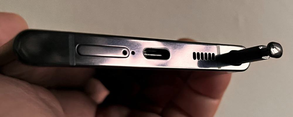 Compartimento da caneta S Pen do S22 Ultra