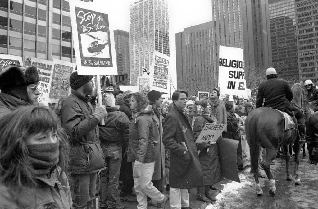 Manifestação contra a Guerra Civil em El Salvador