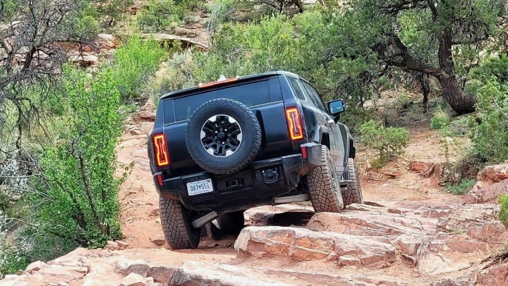 Hummer enfretando off-road