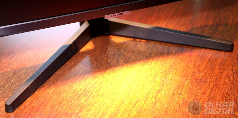 Detalhe do suporte do Smart Monitor M5