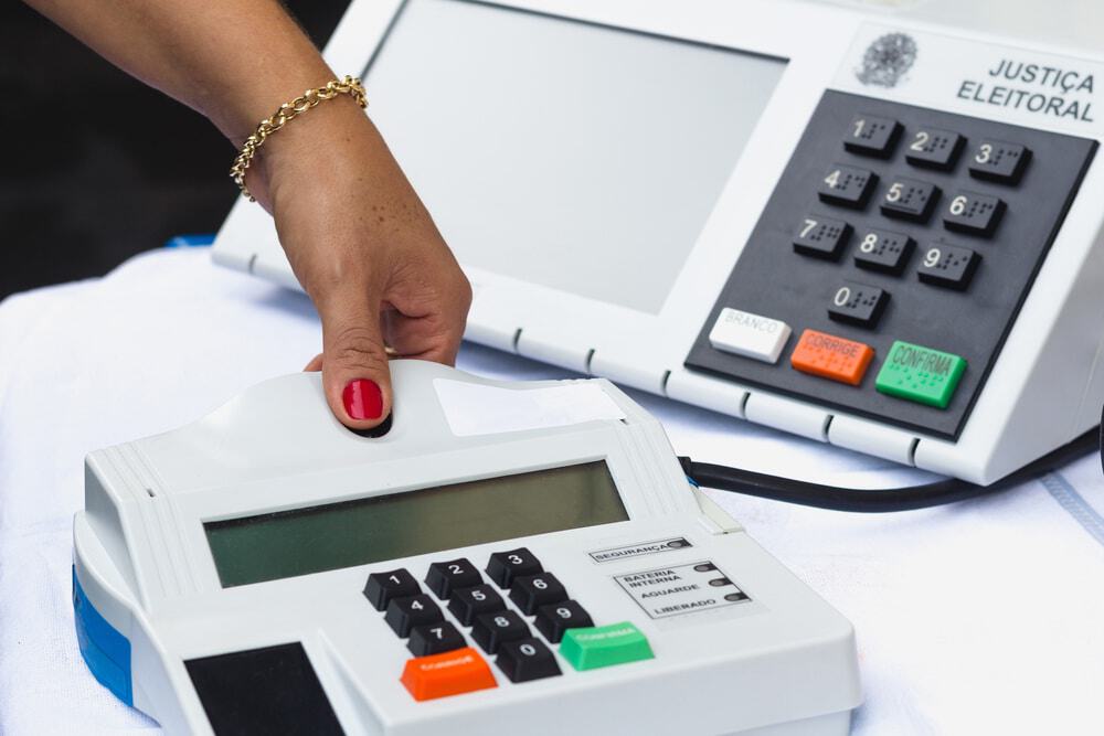 urna eletrônica biometria eleições documento válido