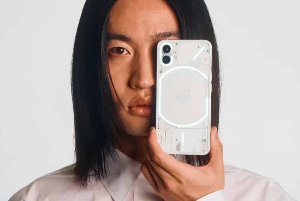 Nothing Phone (1) com interface Glyph