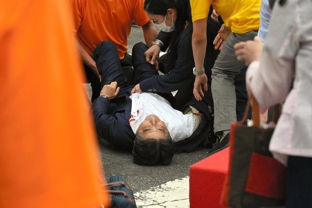 Shinzo Abe foi baleado durante discurso em Nara