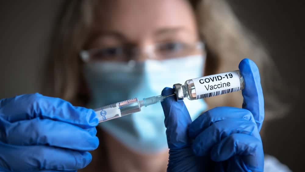 EUA autoriza aplicação de vacinas atualizadas contra variantes da Covid-19