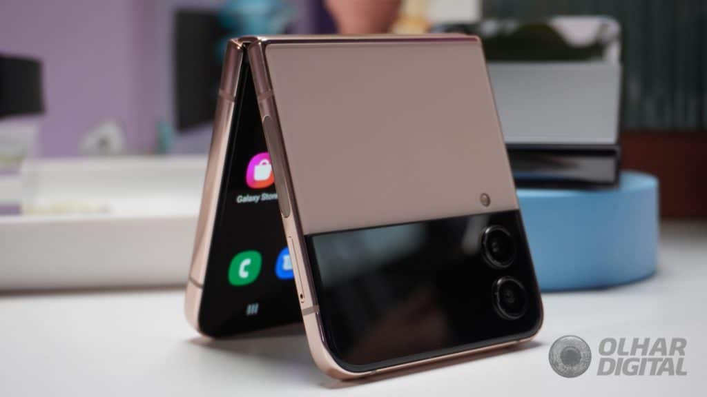 Galaxy Z Flip 4 (Imagem: André Fogaça/Olhar Digital)