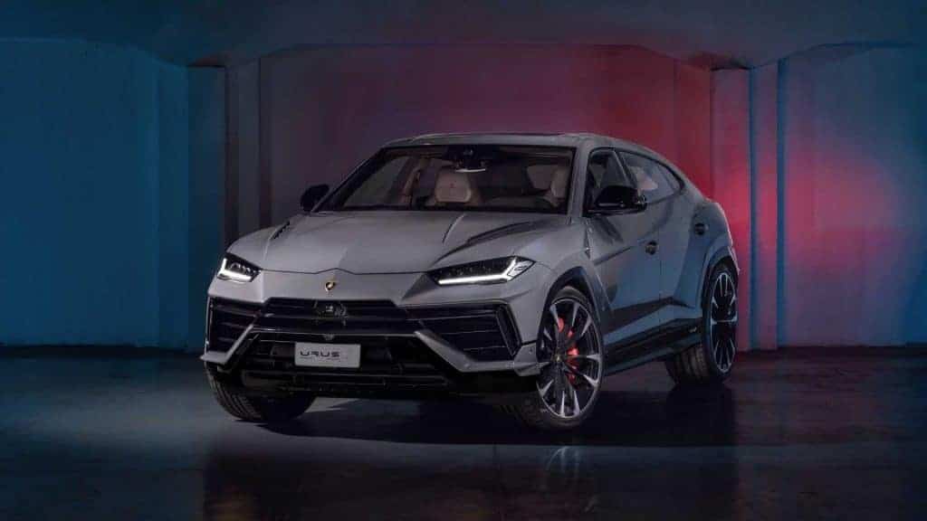 Quais os carros de luxo preferidos por artistas e jogadores no Brasil? No universo das celebridades e dos jogadores de fubebol brasileiros, os carros de luxo são muito mais do que simples meios de transporte. Eles representam status, estilo de vida e até personalidade. Lamborghini Urus S 2023