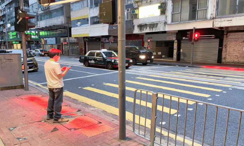 Novos semáforos no chão em Hong Kong