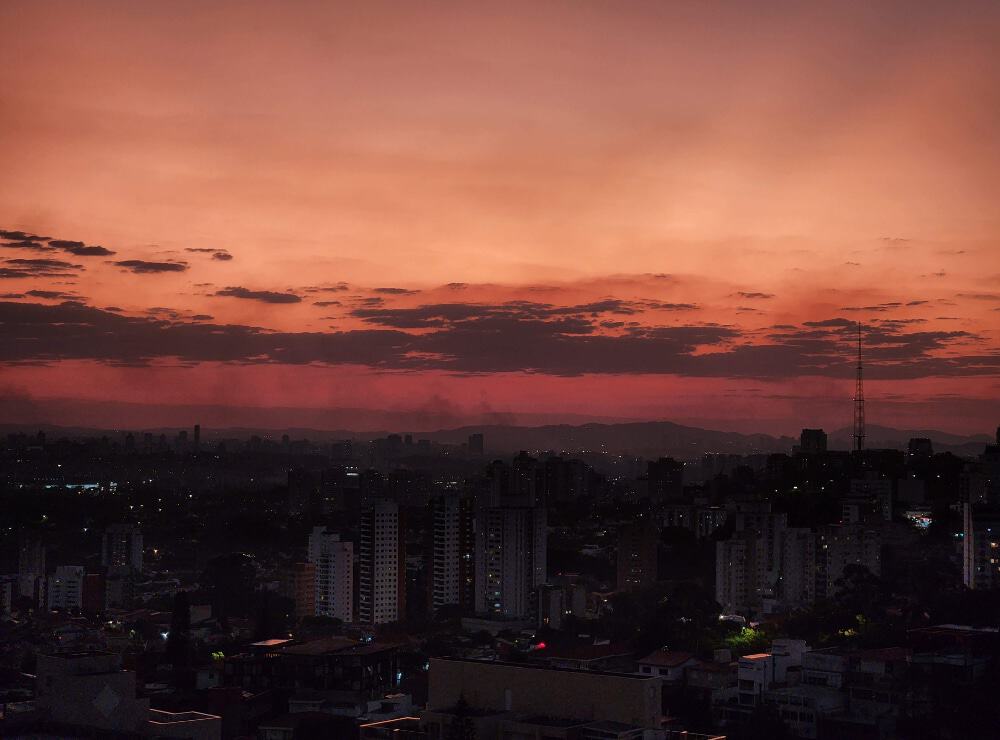 Imagem do pôr do sol feita com o Z Fold 4
