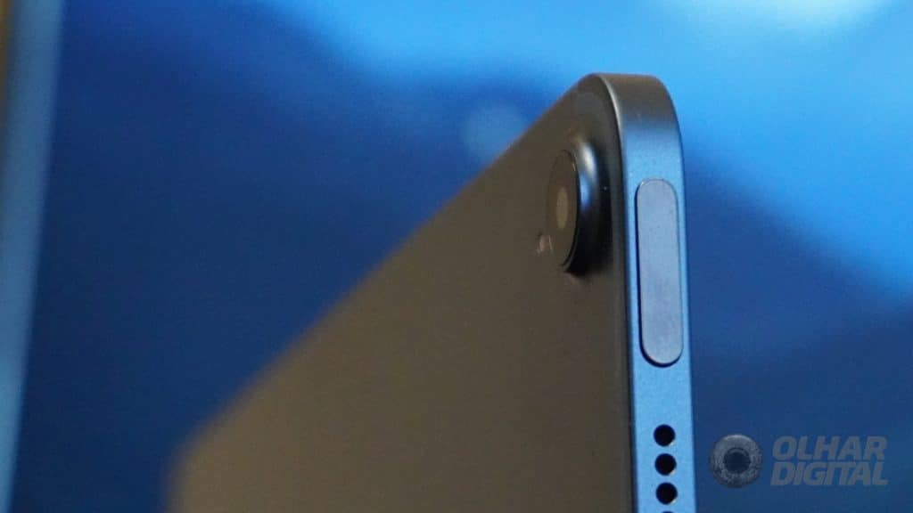 Leitor de impressões digitais e câmera de 12 megapixels (Imagem: André Fogaça/Olhar Digital)