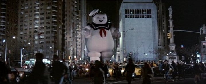Stay Puft aterrorizou Manhattan. Imagem: Sony/Reprodução