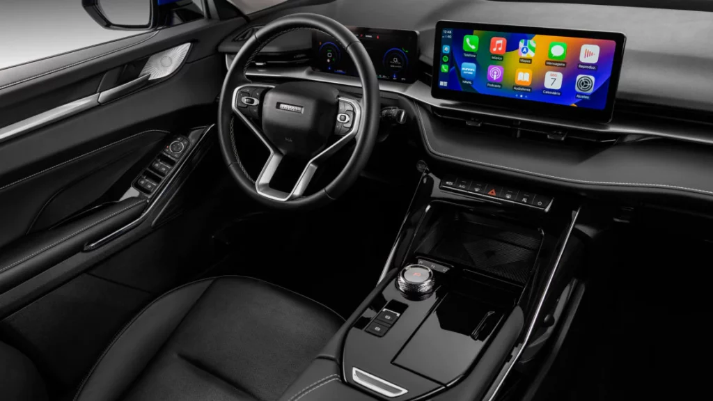 Interior do SUV híbrido Haval H6. 