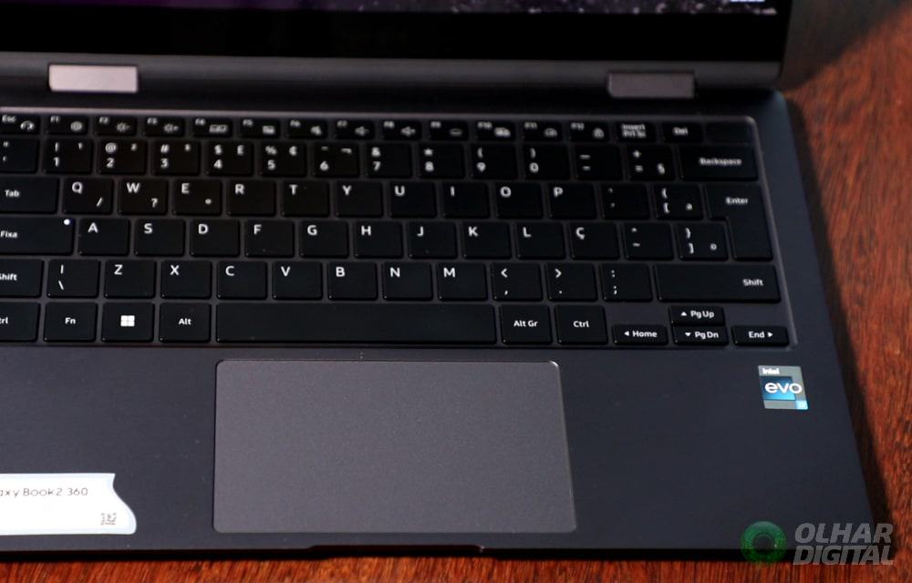 Teclado e trackpad do Galaxy Book 2