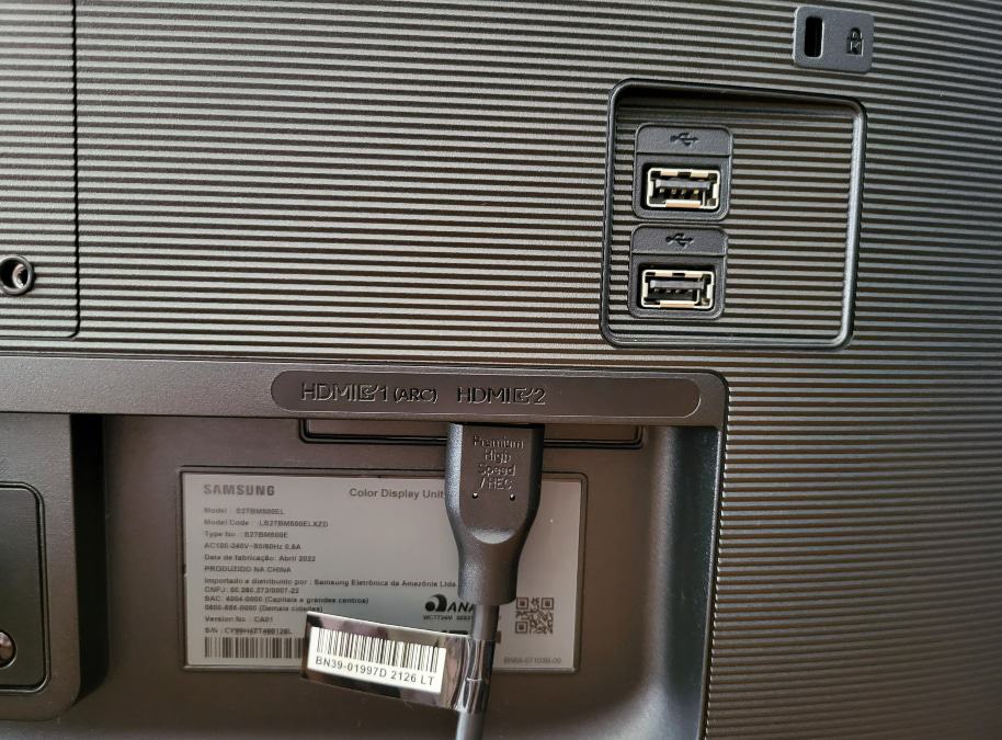 Smart Monitor M5 de 27" tem duas portas USB-A e duas portas HDMI 