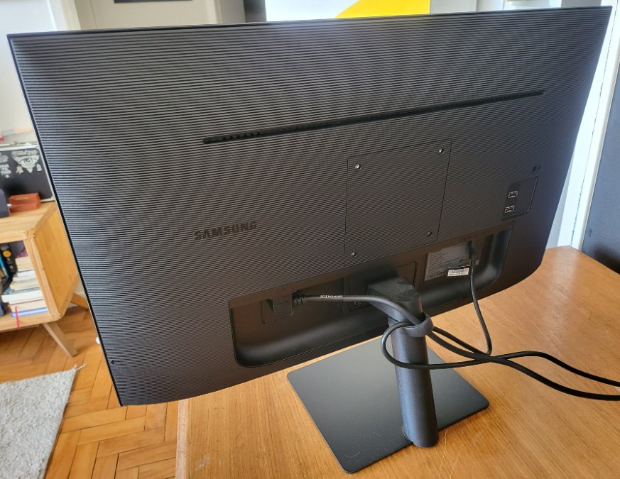 Traseira do Smart Monitor M5 de 27 polegadas