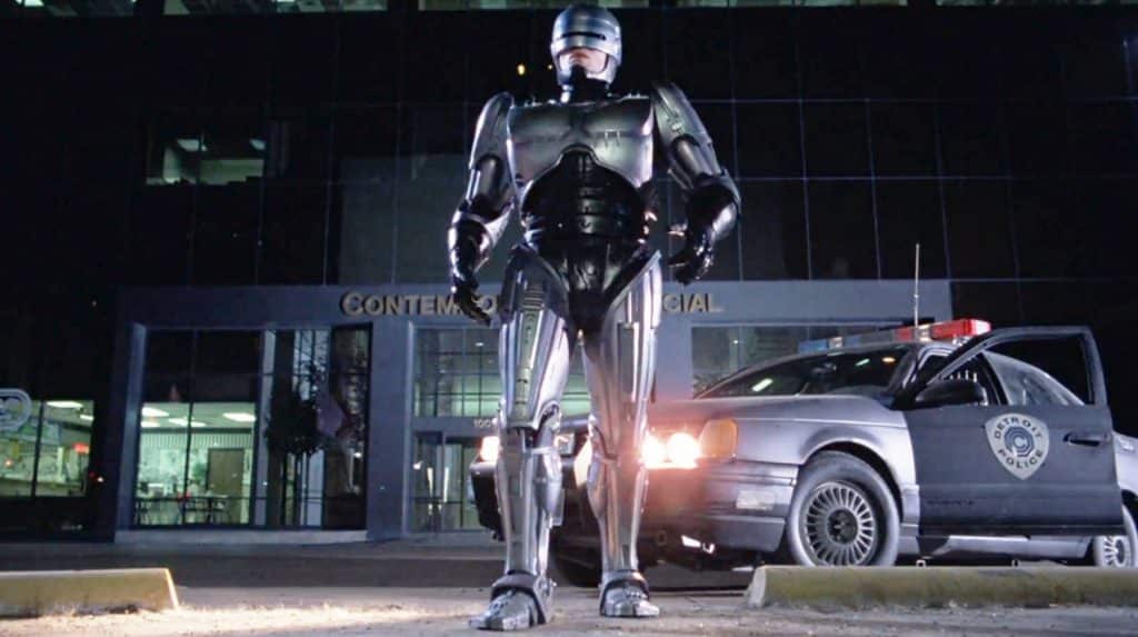 Personagem é vivido por Peter Weller.