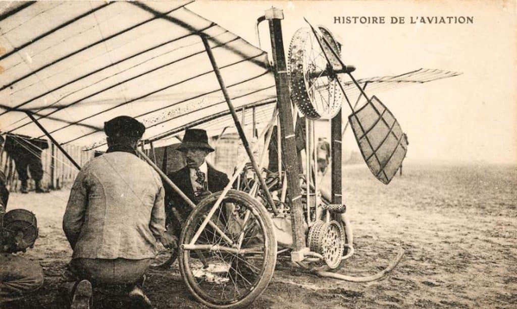 Santos Dumont no Demoiselle.