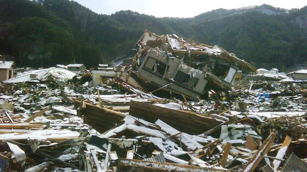 Cidade destruída após terremoto no Japão