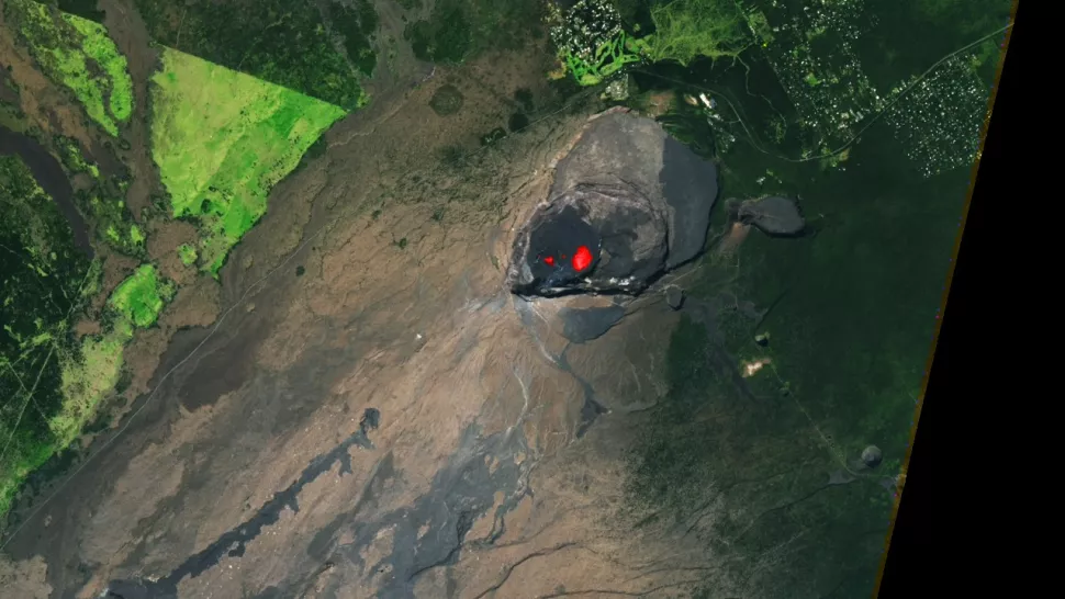 Lava brilhante do vulcão Kilauea (Credito: imagem do NASA Earth Observatory por Lauren Dauphin, usando dados Landsat do US Geological Survey. Fotografia do USGS por K. Lynn.)