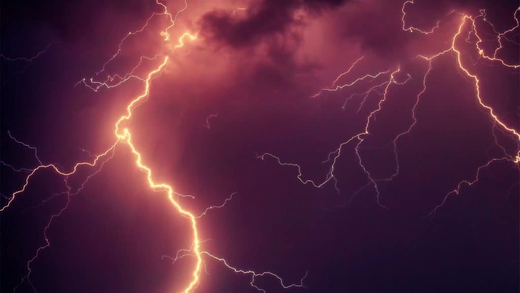 Raios durante tempestade