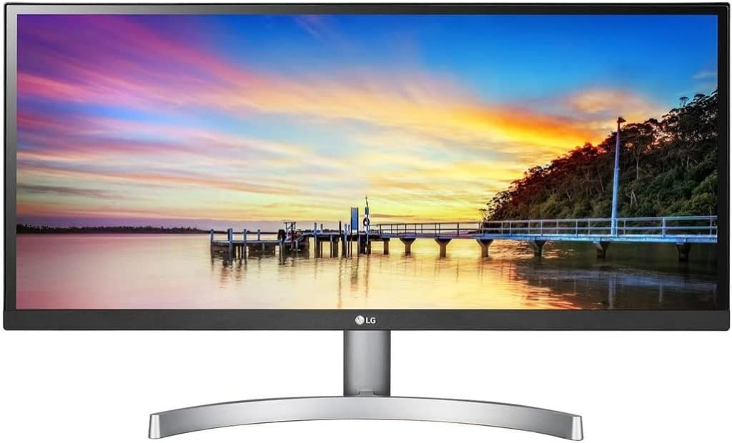 Qual o mais indicado? Monitor plano ou o curvo?
