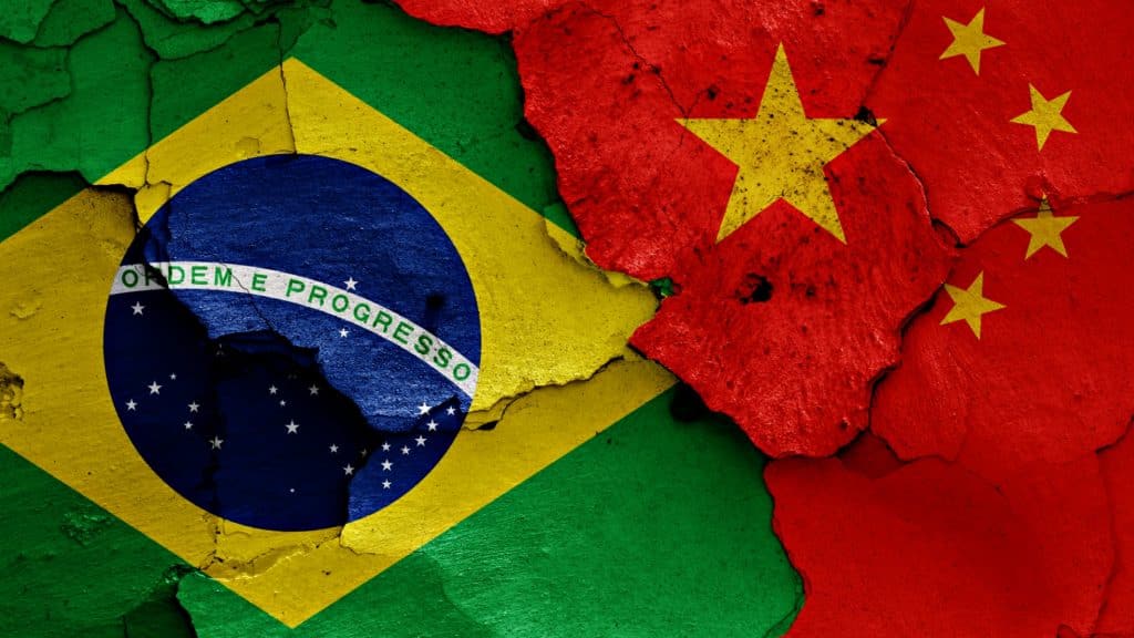 Bandeiras do Brasil e da China