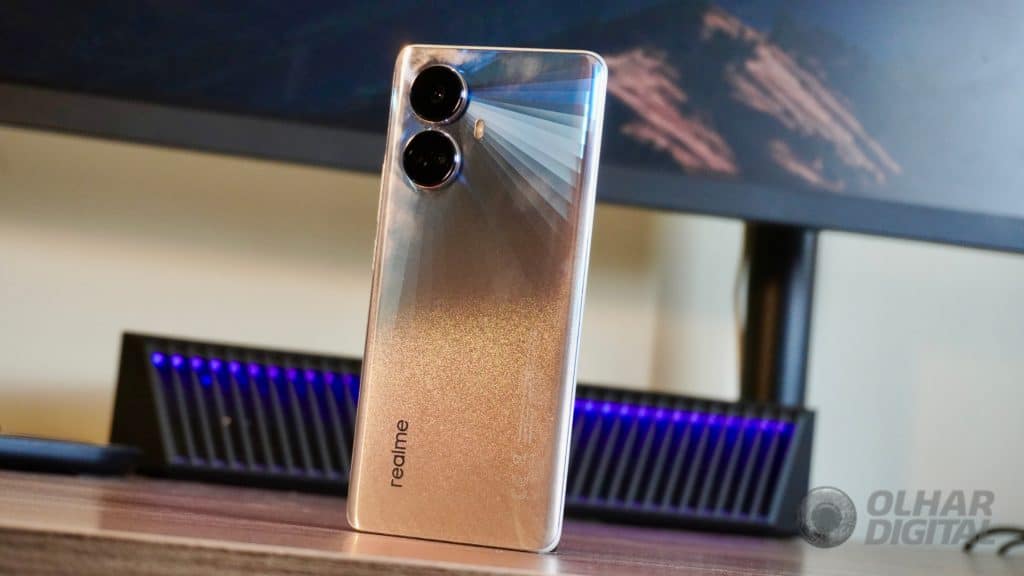 Realme 10 Pro Plus (Imagem: André Fogaça/Olhar Digital)