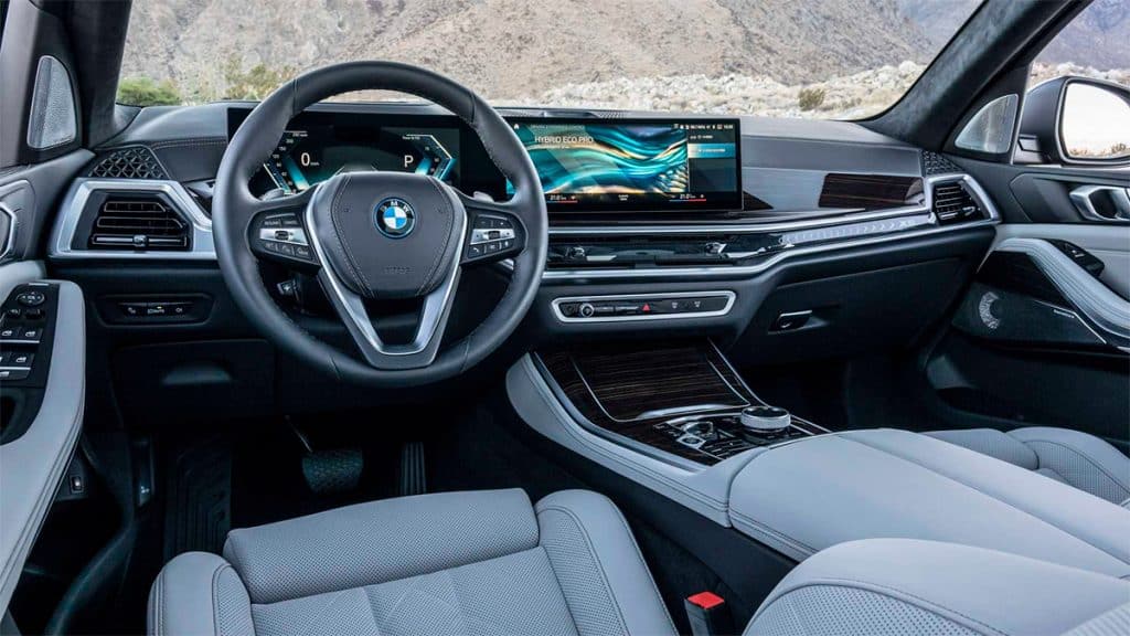 Painel do BMW X5 enquanto carro está ligado