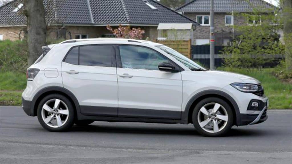 Novo T-Cross 2023 na rua