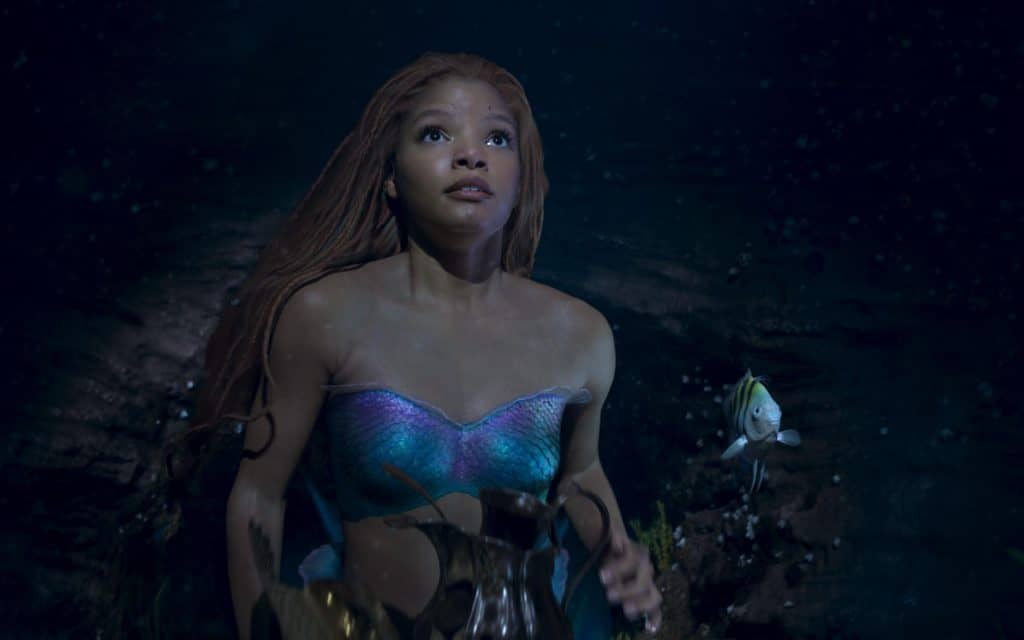 Ariel e Linguado em cena do live-action A Pequena Sereia