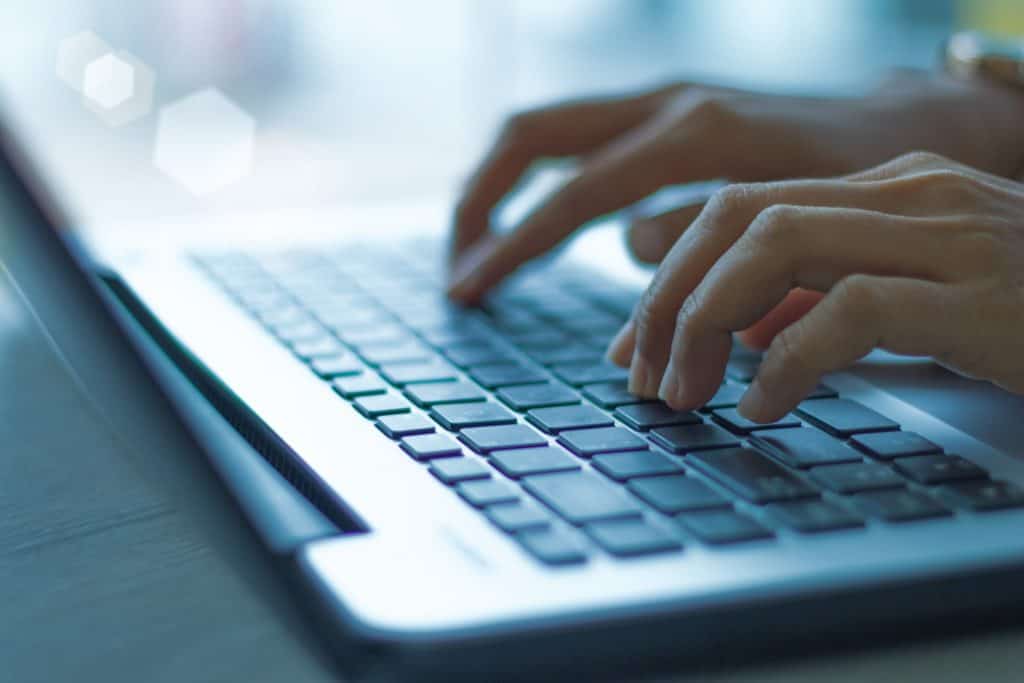 Como o ChatGPT acessa à internet