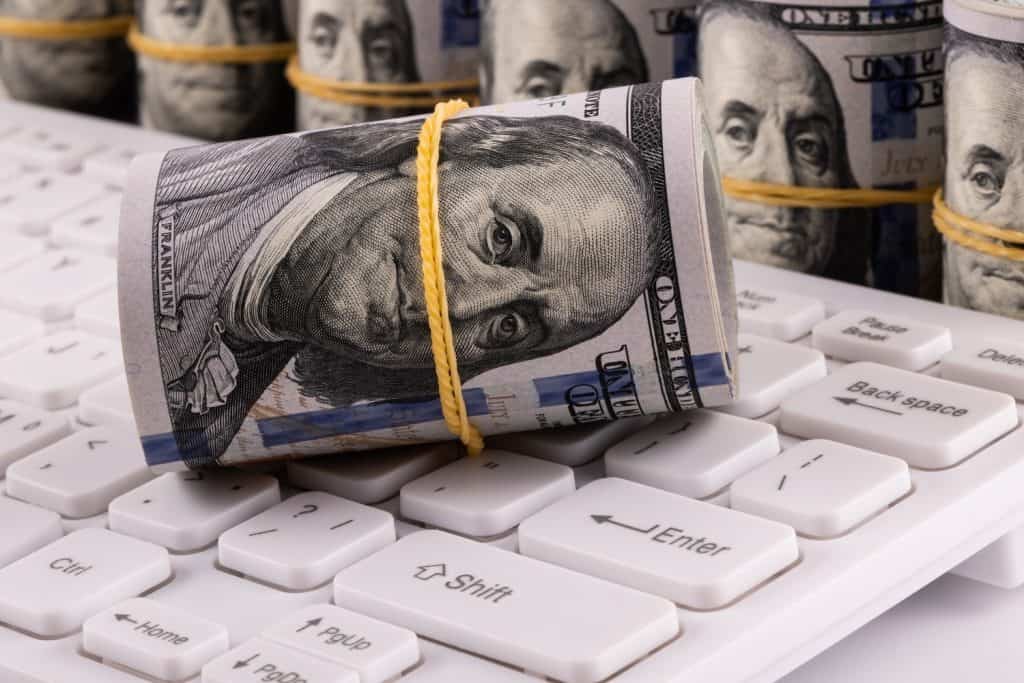 Estados Unidos solicitam quebra da regra sobre o limite da poluição do ar De acordo com o jornal The Washington Post, a Agência de Proteção Ambiental (EPA) pediu que a regra que reforçava os limites da poluição do ar por partículas finas fosse anulada. Dólar