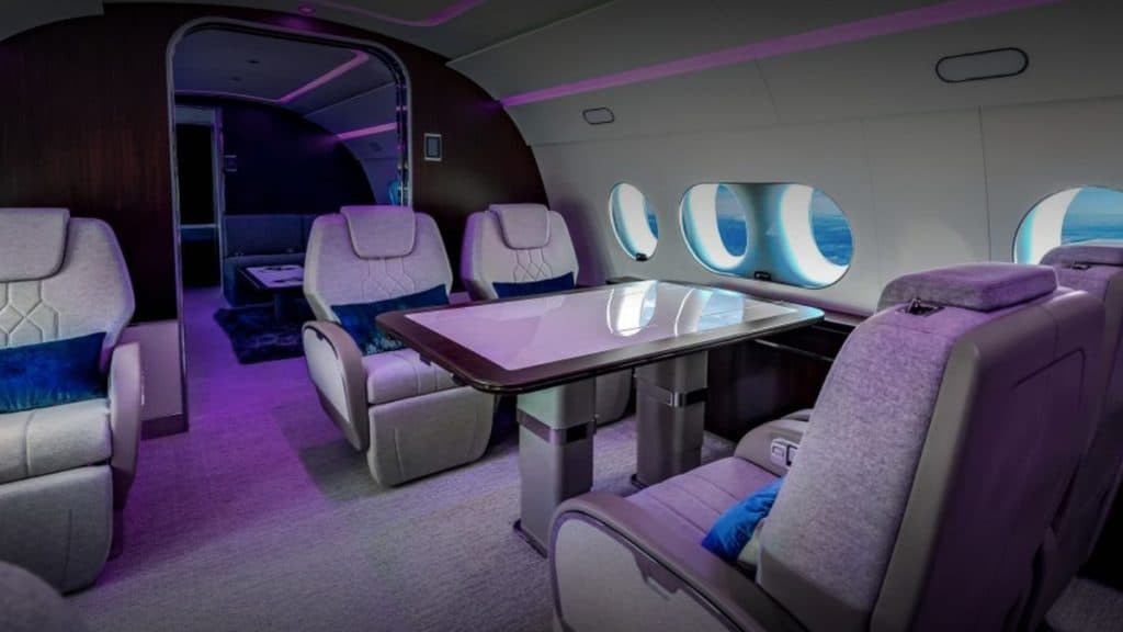 Parte de dentro do avião que virou hotel voador