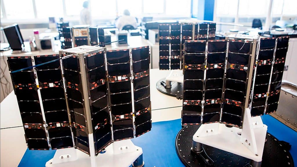 Satélites no laboratório da empresa Spire Global