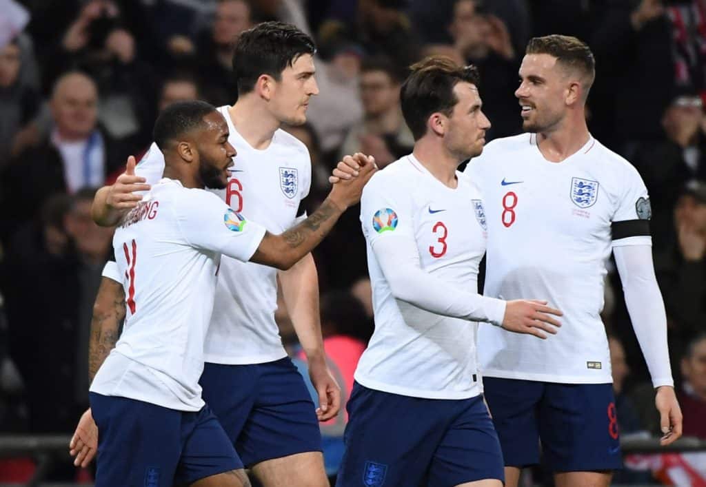 jogadores da selecao inglesa coemorando