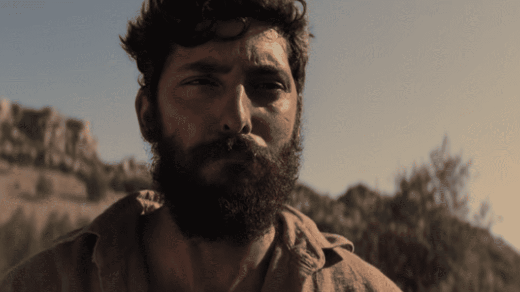 Imagem mostrando o personagem  Maran em cena dramática ao início do primeiro capítulo