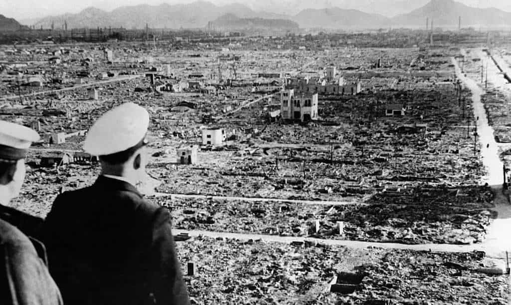 hiroshima após ataque de bomba nuclear
