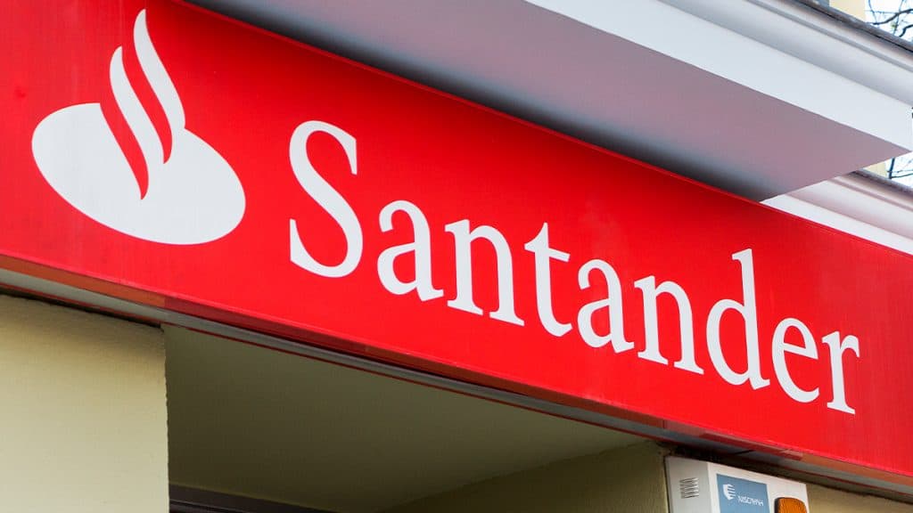 Fachada de banco do Santander
