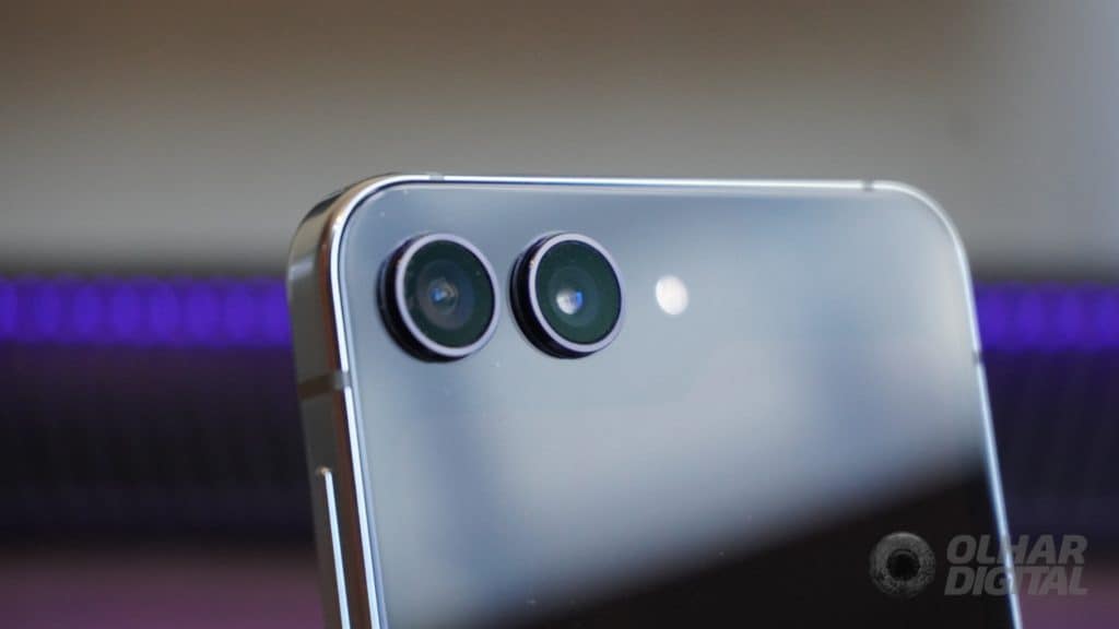 Galaxy Z Flip 5 (Imagem: André Fogaça/Olhar Digital)