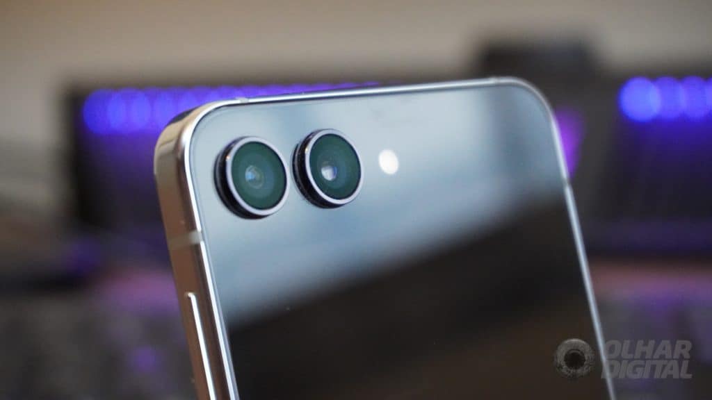 Galaxy Z Flip 5 (Imagem: André Fogaça/Olhar Digital)