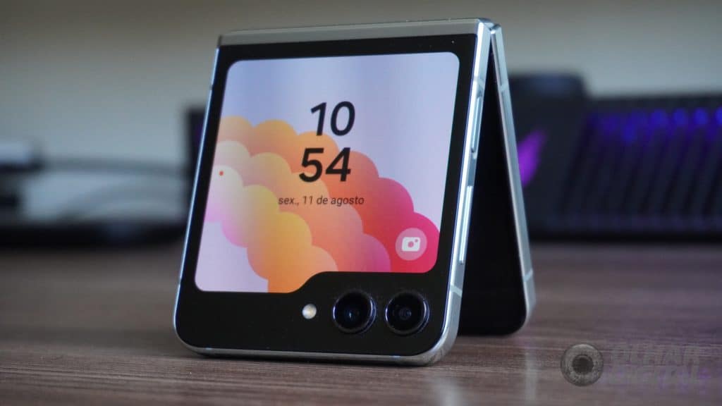 Galaxy Z Flip 5 (Imagem: André Fogaça/Olhar Digital)